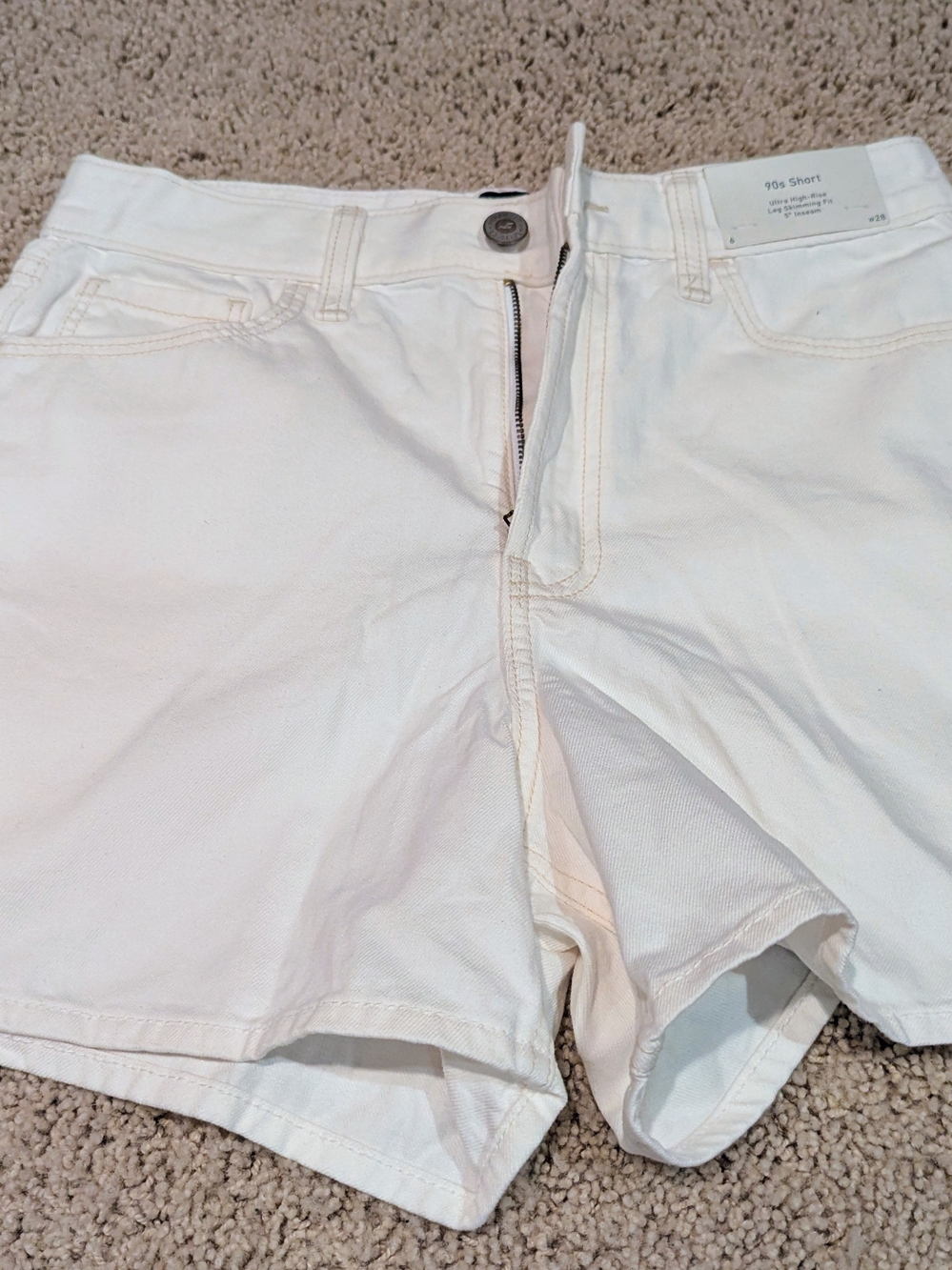 Hollister Ultra High‑Rise 90s White Denim Shorts – Size 6 / W28